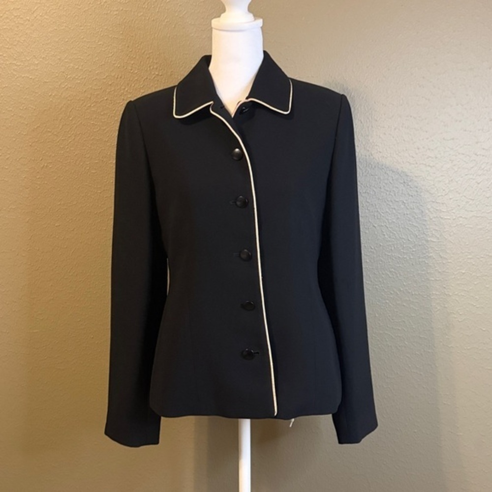 Casual Corner Women’s Black Blazer SZ 6